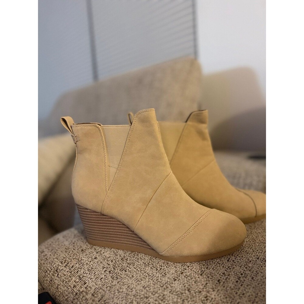 TOMS Majorca Suede Wedge Chelsea Boots Tan US 8 NWOT